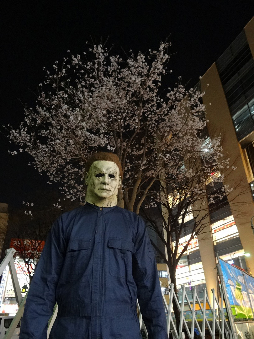 映画 ハロウィン 日本の繁華街に現れた殺人鬼 ブギーマン は一体どこへ行くのか ホラー通信