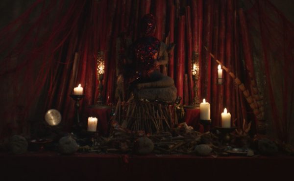 『神社 悪魔のささやき』場面写真